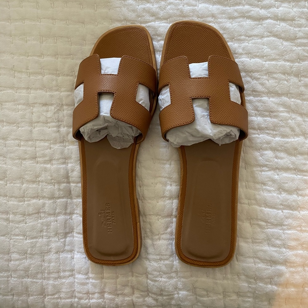 Hermès sandals.